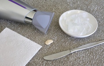 chewing gum on carpet ResizedImageWzgwMCw1MzFd