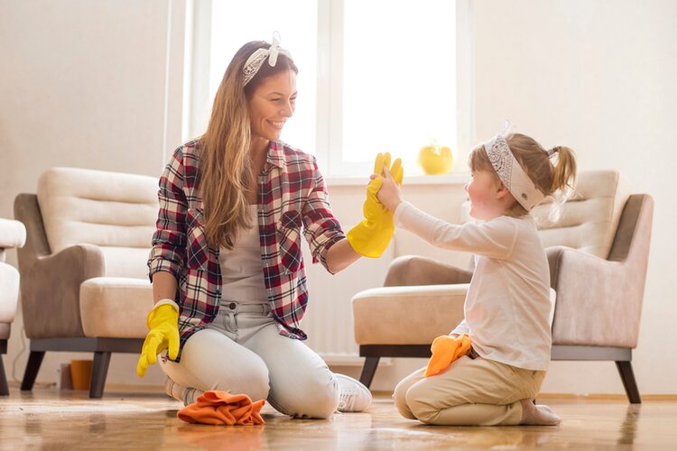 rsz rug mother daughter cleaning   blog